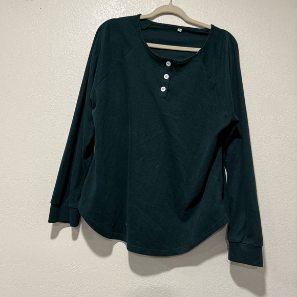 Two piece set Women’s comfy matching set. Dark blue green. With white buttons - Picture 5 of 6